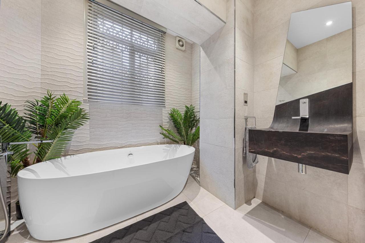 Harrods 2 Bed Lux Flat W/Patio Apartment Londra Exterior foto
